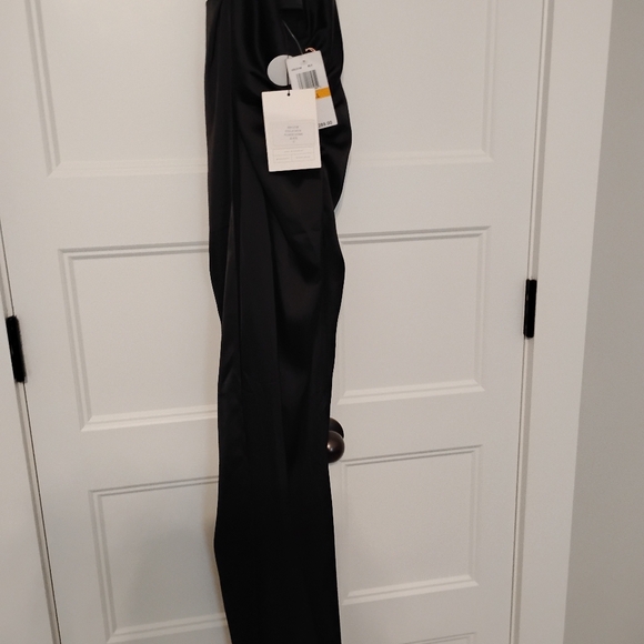 Nookie Satin Plunge Gown - Picture 10 of 11